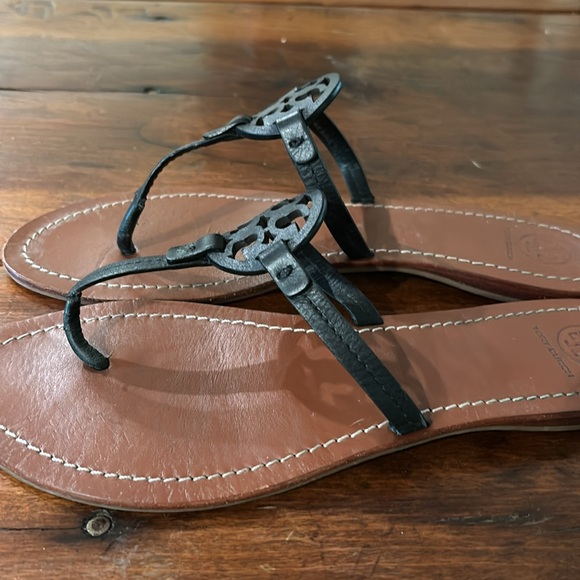 Black Tory Burch Mini Miller Sandels - Picture 3 of 5